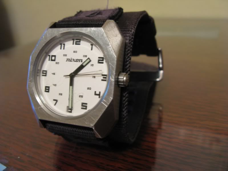 nixon conquer watch