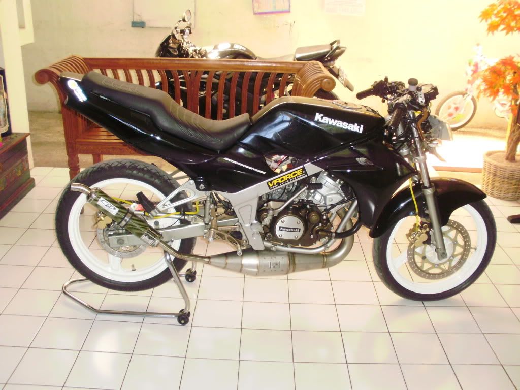 Foto Motor Bekas Kawasaki Ninja 250 Bandung Agenalatpressmotor