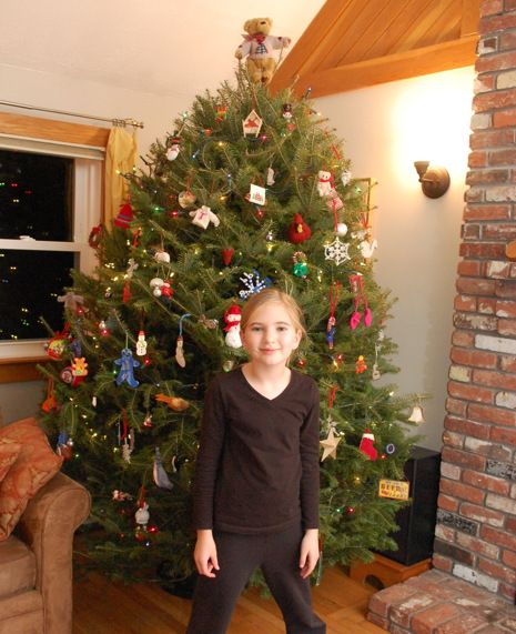  photo 2015-12-15_xmas_tree_decorating_005_zpsxs5qo4dd.jpg