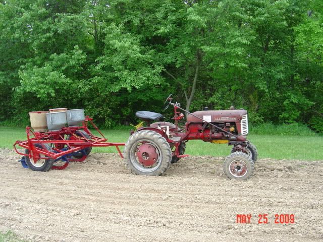 Farmall Cub Planter