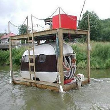 houseboat-hillbilly.jpg