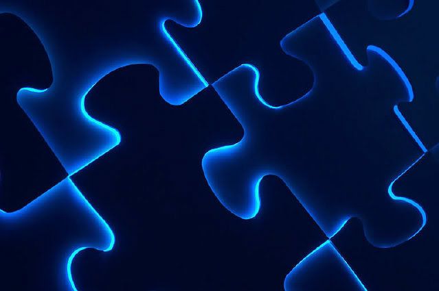https://i115.photobucket.com/albums/n307/airi-ja/Black20puzzle20with20blue20light20s.jpg