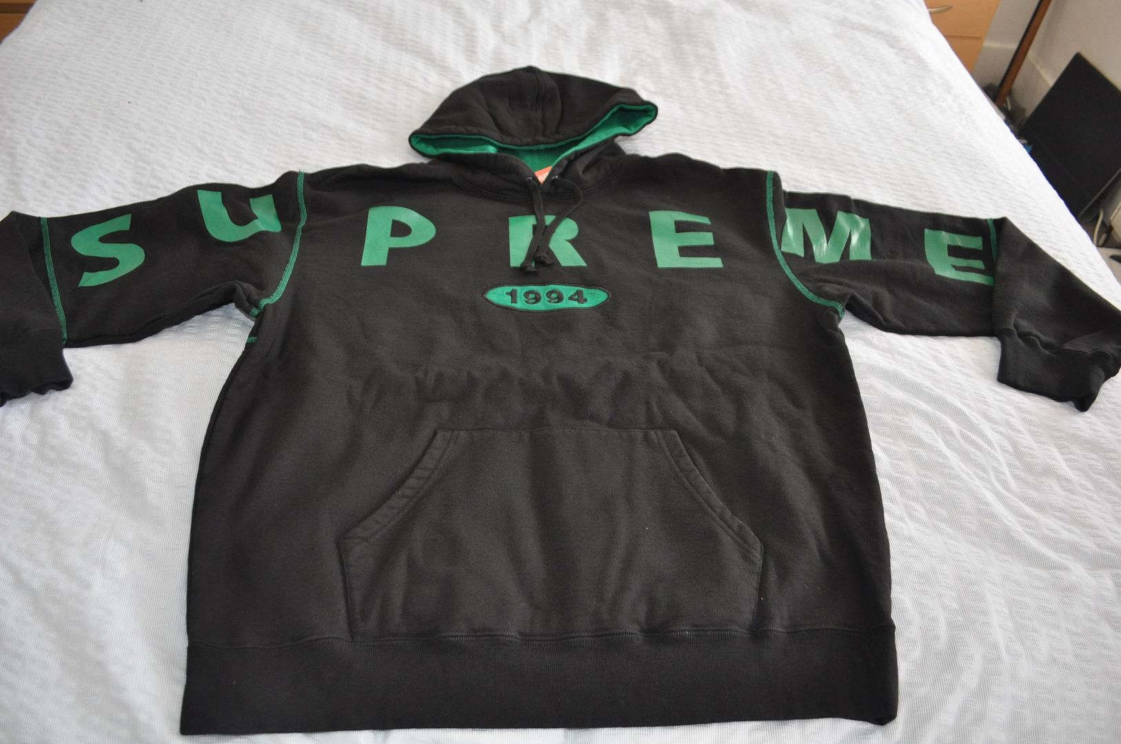 supreme spread logo hoodie